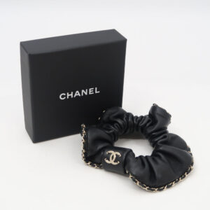 CHANEL シャネル シュシュ ココマーク レザー チェーン ヘア アクセ レディース AM5679W3