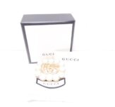 GUCCI グッチ パール ダブルG ブローチ ゴールド GG レディース AM4108W3