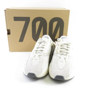 アディダス EG7596 イージーブースト700 アナログ スニーカー ホワイト 24.0cm YEEZY BOOST 700 ANALOG カニエ KANYE WEST AU2076W1